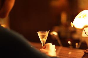 新宿で絶品の牡蠣と多彩なイタリアンを楽しめるオイスターバー「Oyster Bar ジャックポット 新宿」の魅力と店舗情報